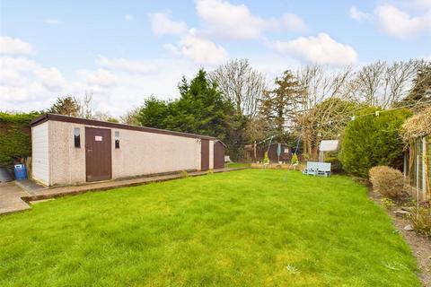 2 bedroom detached bungalow for sale - Parkdale Road, Nottingham NG3