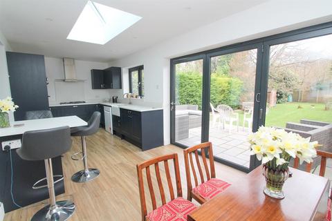 28 Mead Crescent, Sutton, SM1 3QS