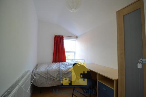 4 bedroom terraced house to rent - Milner Road, Selly Oak, Birmingham B29