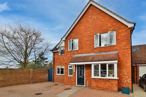 3 bedroom detached house for sale - Millers Close, Hadleigh, Ipswich