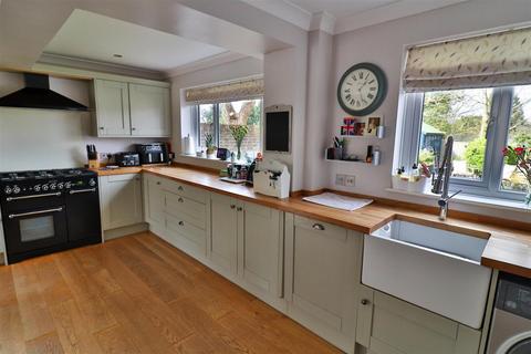 3 bedroom detached house for sale - Millers Close, Hadleigh, Ipswich