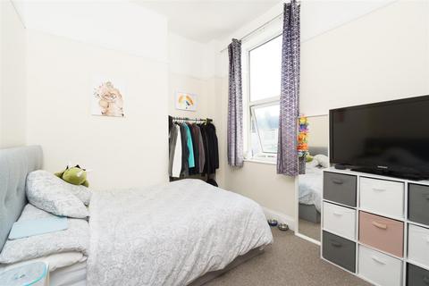 1 bedroom flat for sale - Connaught Avenue, Plymouth
