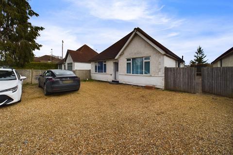 4 bedroom bungalow for sale - London Road, Northgate, Crawley
