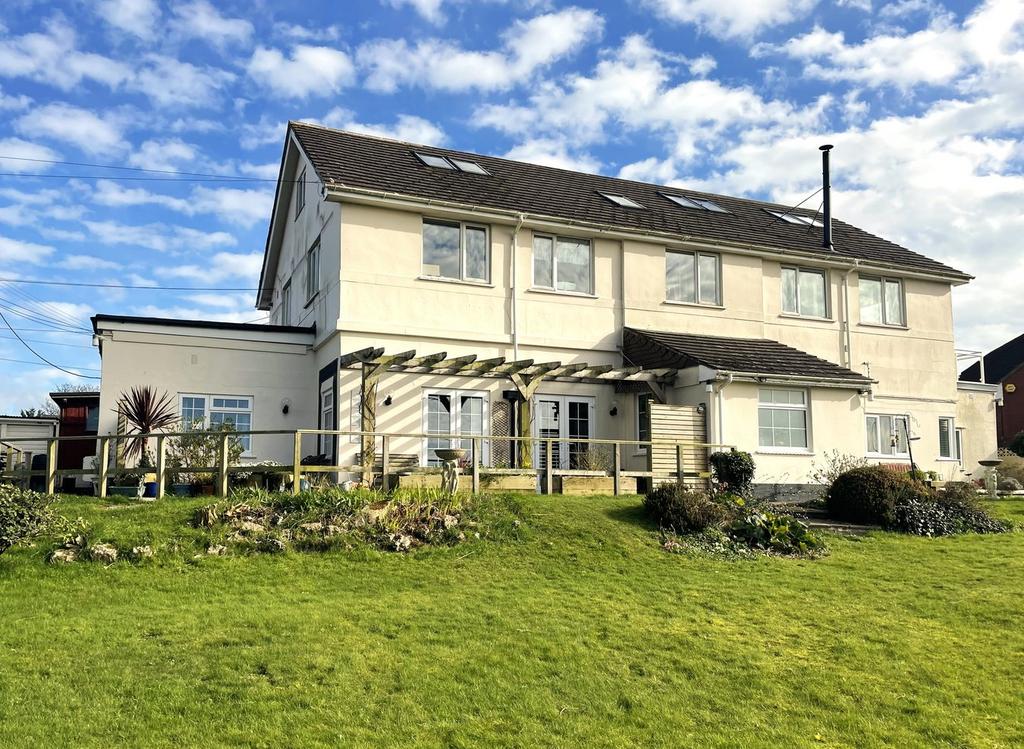 Seaton Down Hill, Seaton, Devon, EX12 2 bed apartment for sale £225,000