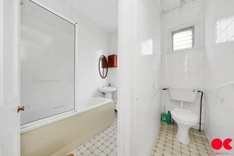 3 bedroom end of terrace house for sale, Clements Road, East Ham E6