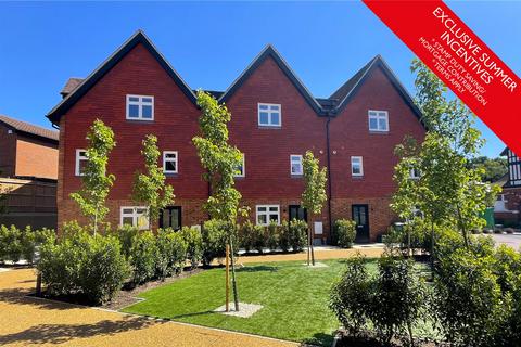 4 bedroom townhouse for sale, Kingswood Mews, Waterhouse Lane, Kingswood