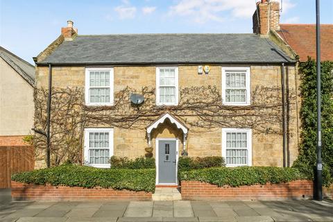 4 bedroom end of terrace house for sale - Front Street, Preston Village