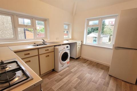 1 bedroom apartment for sale, Highland Avenue, Hanwell