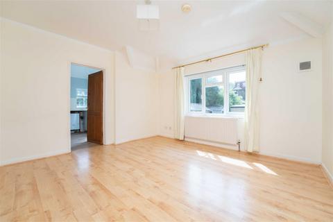 1 bedroom apartment for sale, Highland Avenue, Hanwell