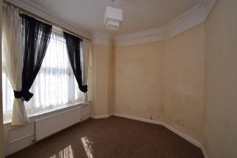 Flat 1, Alastair Court, 30 Compton Street, Eastbourne, BN21 4EL