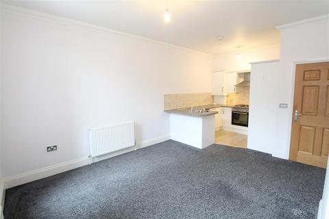 2 bedroom flat to rent, Finkle Street, Cottingham
