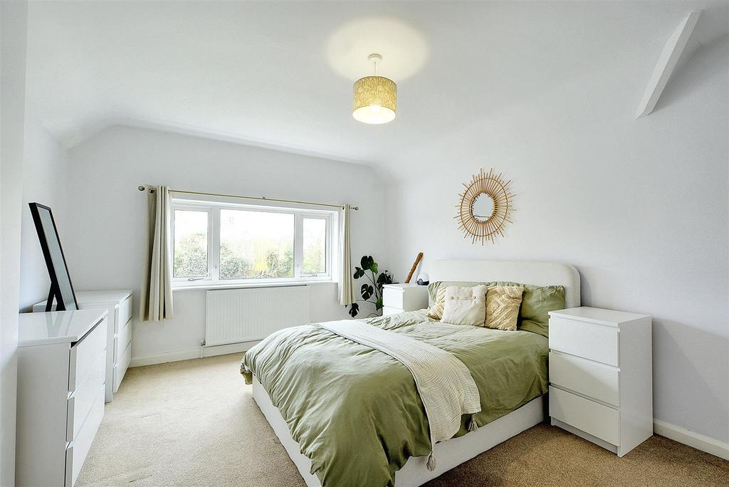 Bedroom 1 2.jpeg