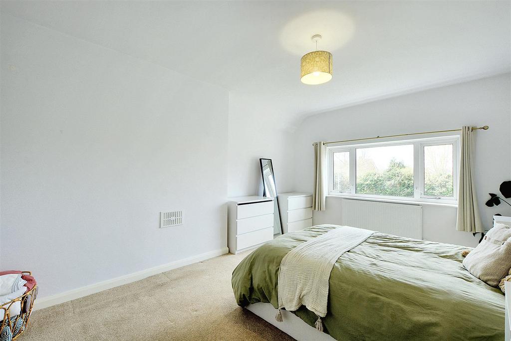 Bedroom 1 1.jpeg