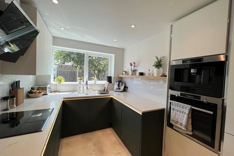 143 Leas Drive, Iver, SL0 9RP