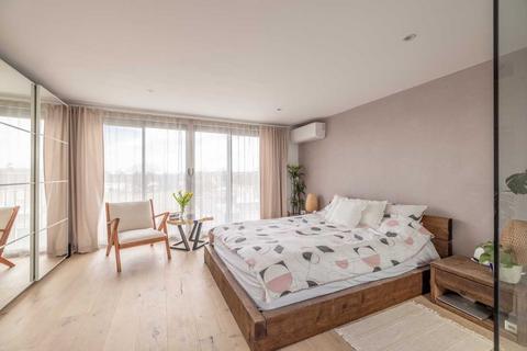 143 Leas Drive, Iver, SL0 9RP