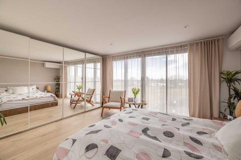 143 Leas Drive, Iver, SL0 9RP