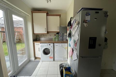 18 Cwrt Lando, Pembrey, Burry Port, SA16 0YE