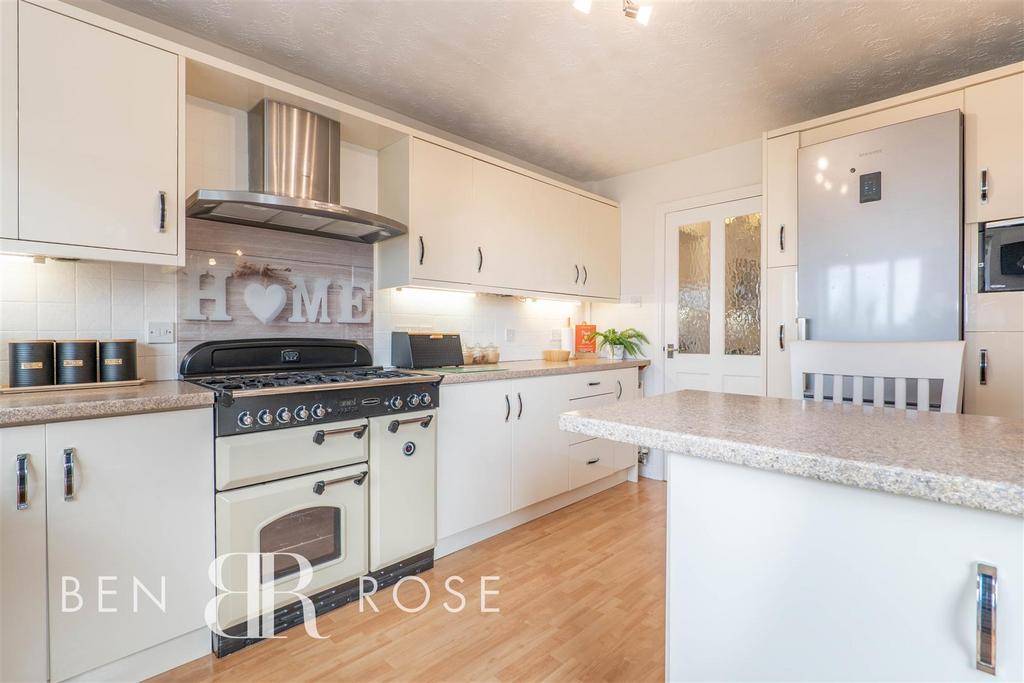 Kitchen/Breakfast Room