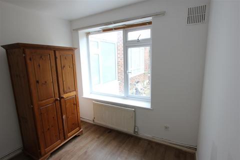 2 bedroom flat for sale - South Norwood Hill, London