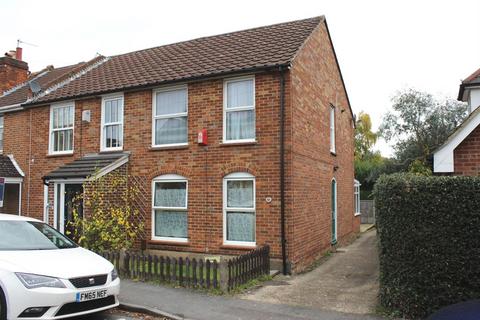 3 bedroom end of terrace house to rent, Armstrong Road, Egham TW20