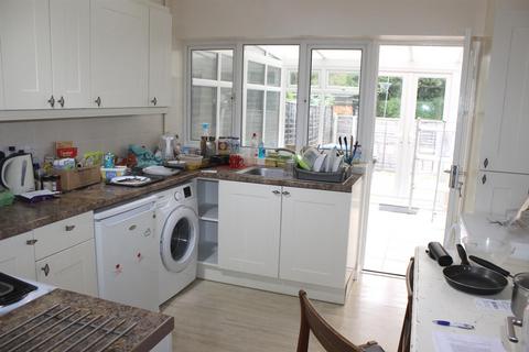 3 bedroom end of terrace house to rent, Armstrong Road, Egham TW20