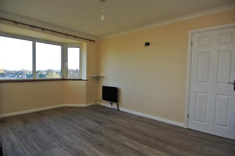 2 bedroom maisonette to rent, Bedfont Close, Feltham TW14