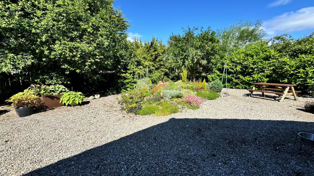 Garden 3.jpg