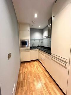 Studio to rent - Hosier Lane, London EC1A