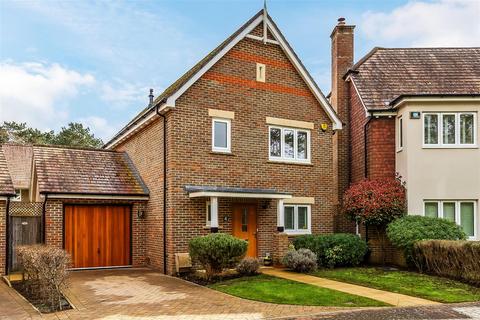 4 Lulworth Place, Epsom, KT19 8GQ
