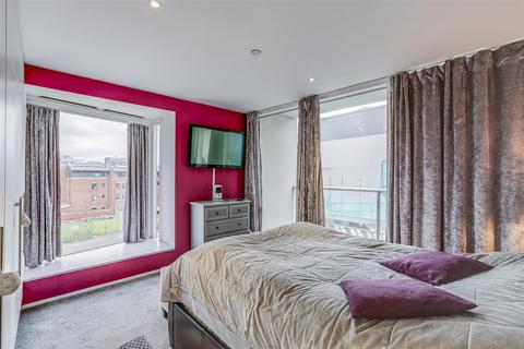 2 bedroom apartment for sale, Canal Street, City Centre NG1