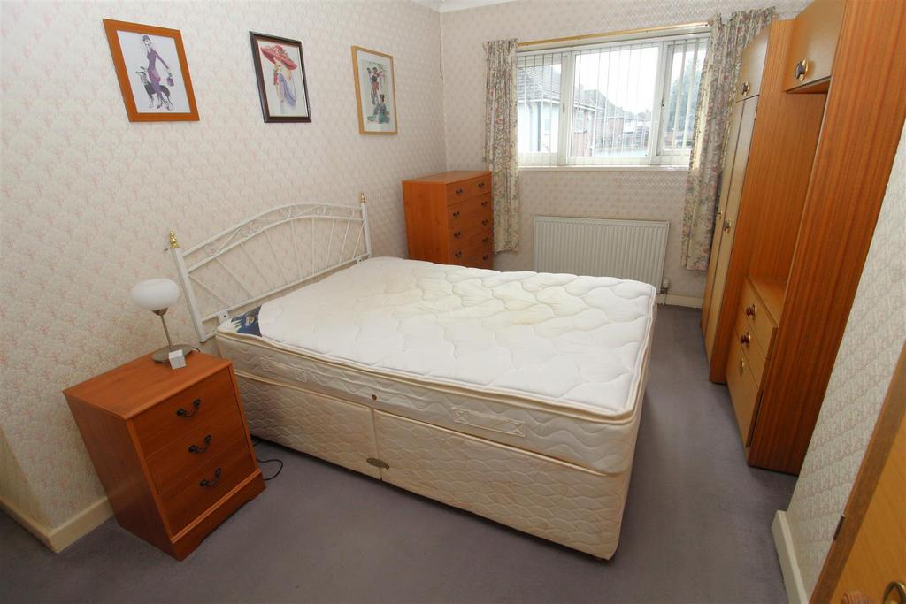 Bed1a.JPG