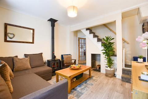 19 Castle Street, Wouldham, Rochester, ME1 3UX