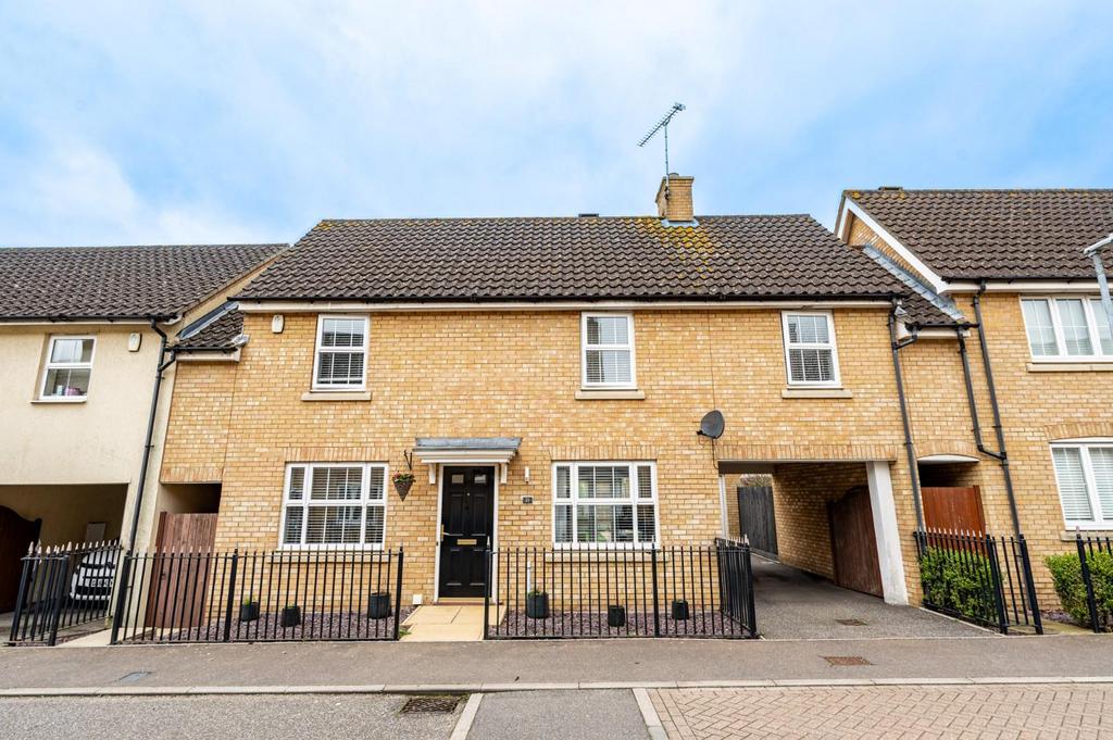 Fayrewood Drive, Great Leighs, Chelmsford, Essex 3 bed detached house