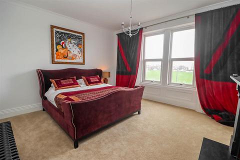 2 bedroom flat for sale, Percy Park Road, Tynemouth, North Shields