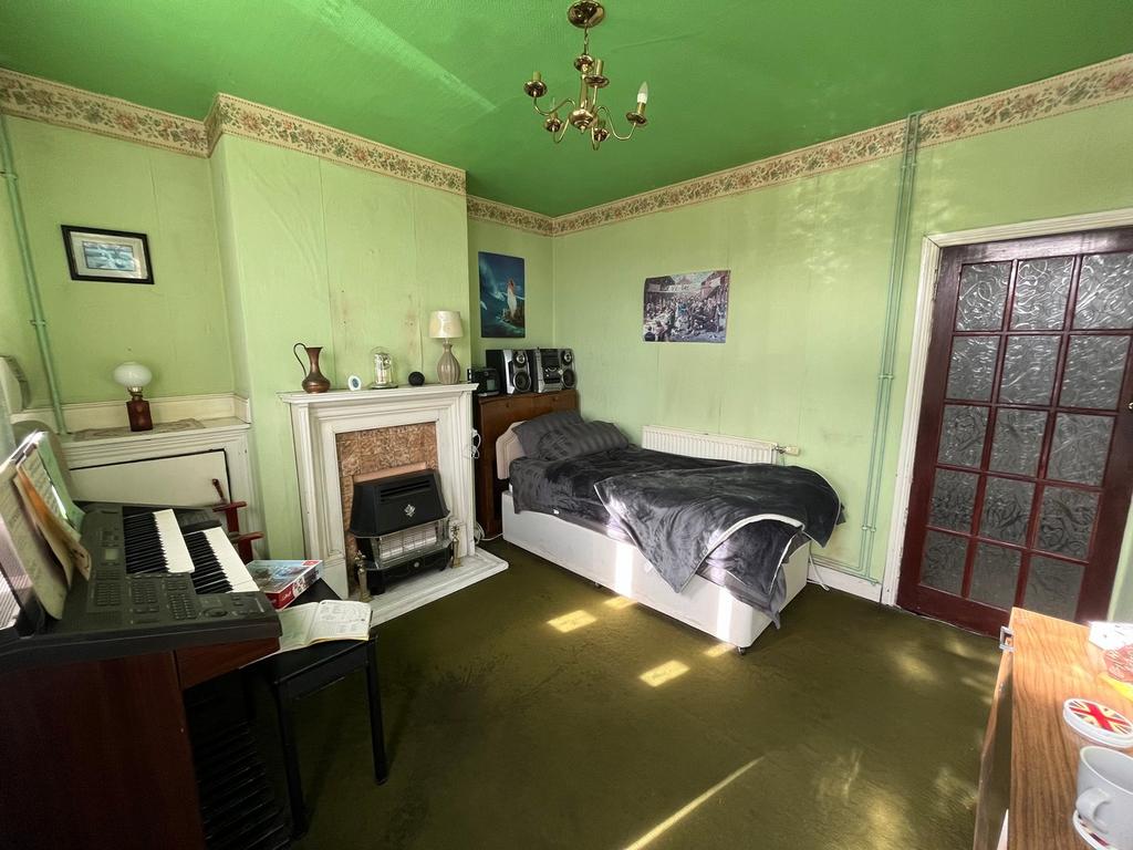 Moat Road, Walsall, WS2 2 bed terraced house for sale £120,000