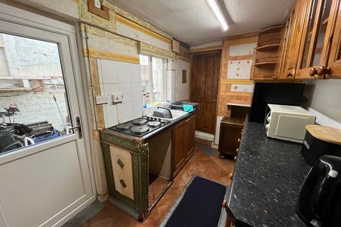42 Moat Road, Walsall, WS2 9PJ