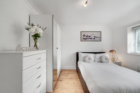 1 bedroom hotel room to rent - Woodfarrs, London SE5