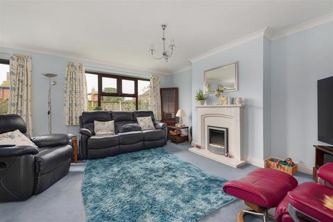 17 Beechcroft, Chestfield, Whitstable, CT5 3QF
