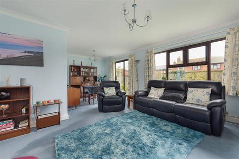 17 Beechcroft, Chestfield, Whitstable, CT5 3QF