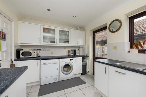 17 Beechcroft, Chestfield, Whitstable, CT5 3QF
