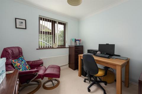 17 Beechcroft, Chestfield, Whitstable, CT5 3QF