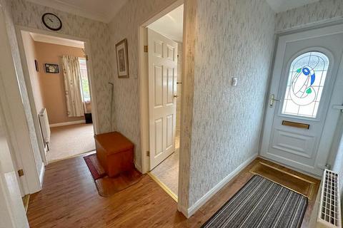 2 bedroom semi-detached bungalow for sale - Aireville Drive, Silsden,