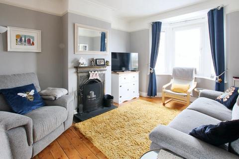 66 Upper Fairfield Road, Leatherhead, KT22 7HS