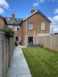 66 Upper Fairfield Road, Leatherhead, KT22 7HS