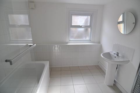 3 bedroom duplex to rent - St. Albans Road, Watford WD24