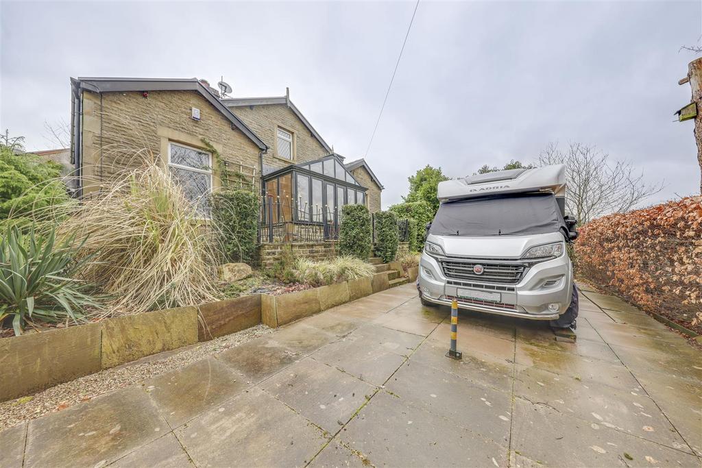 Side Gated Driveway