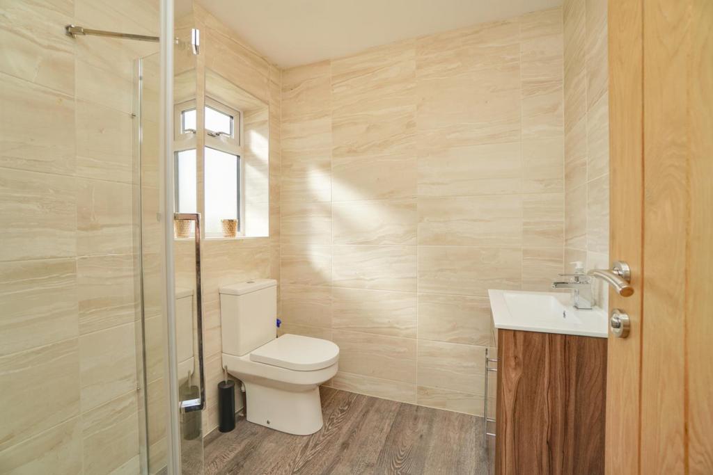 Ensuite Shower Room