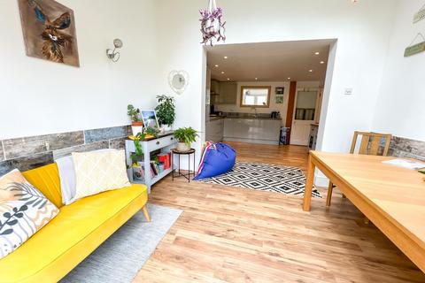 3 bedroom terraced house for sale - Wick Road, Bristol