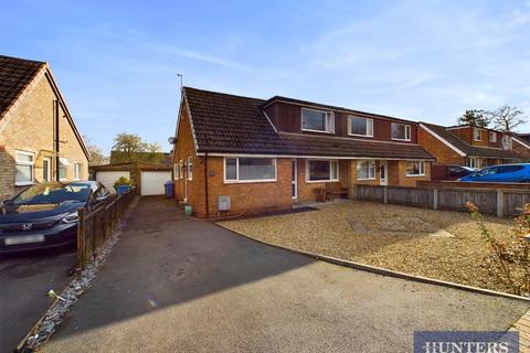4 bedroom semi-detached house for sale - Chantry Road, East Ayton, Scarborough