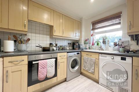 34 Cobham Close, Enfield, EN1 3SU